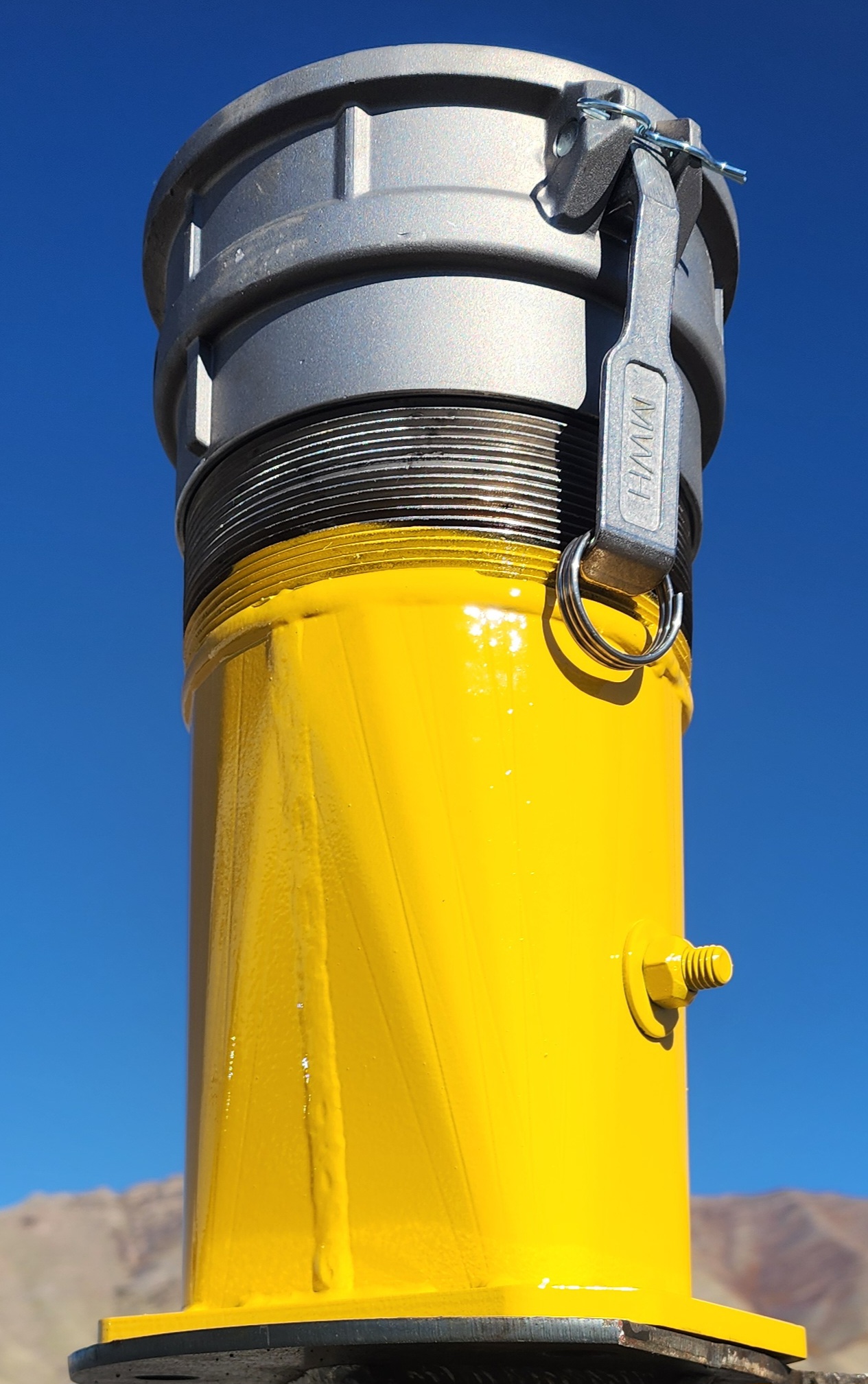 Hub Adapter for using 6 hole blades on Vermeer saws.